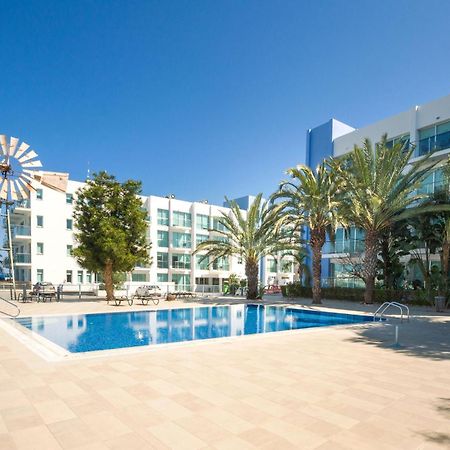 Lucile - Coralli Beachfront Apartment Paralimni Bagian luar foto